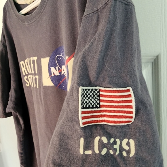 Red Canoe Nasa Rocket Scientist T-Shirt - Picture 3 of 4